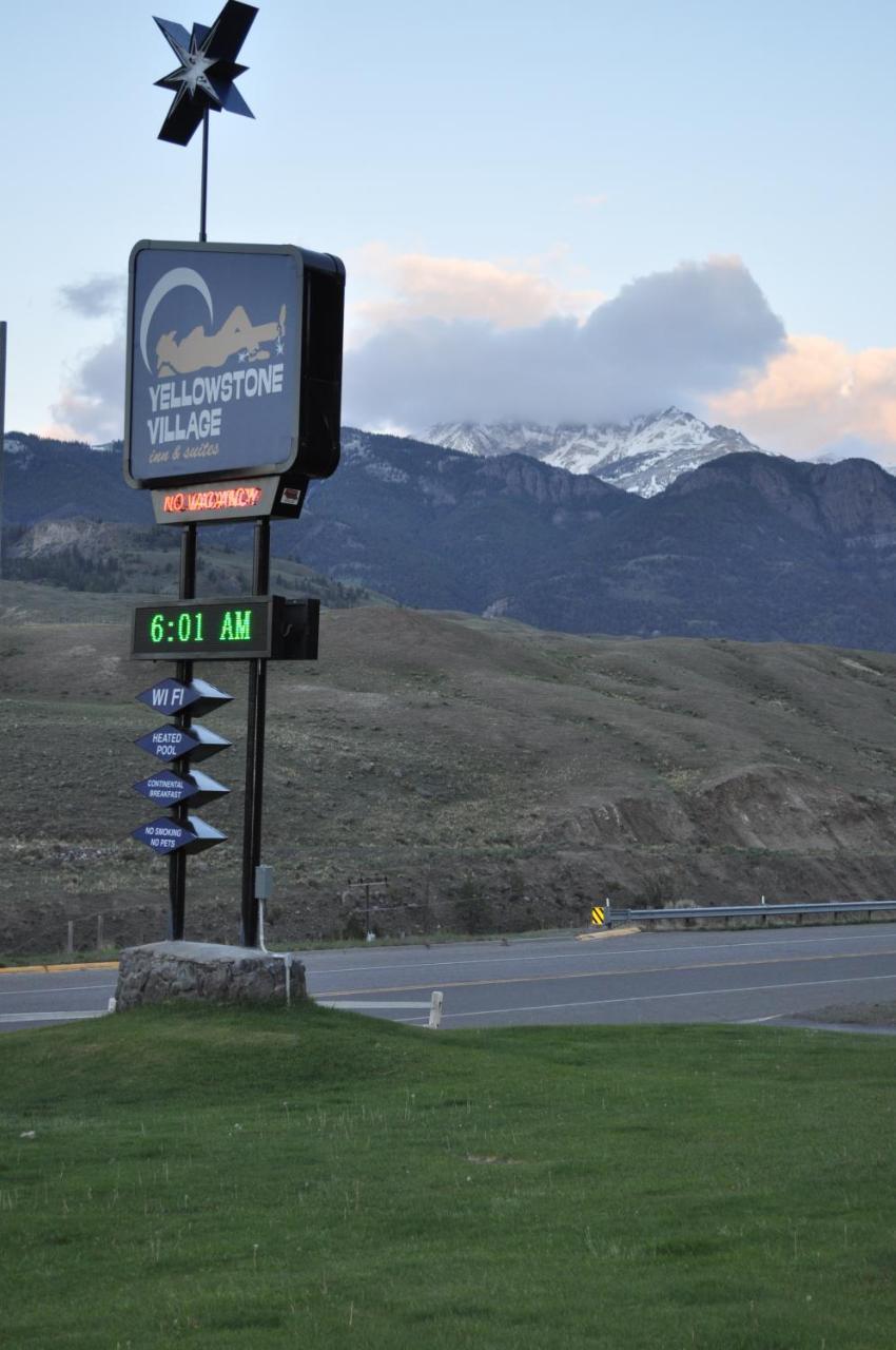 Yellowstone Village Inn And Suites Gardiner Exterior foto