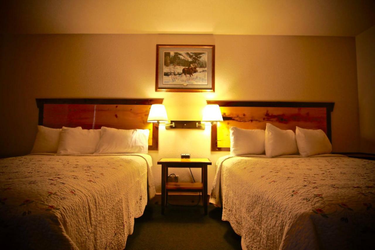 Yellowstone Village Inn And Suites Gardiner Exterior foto